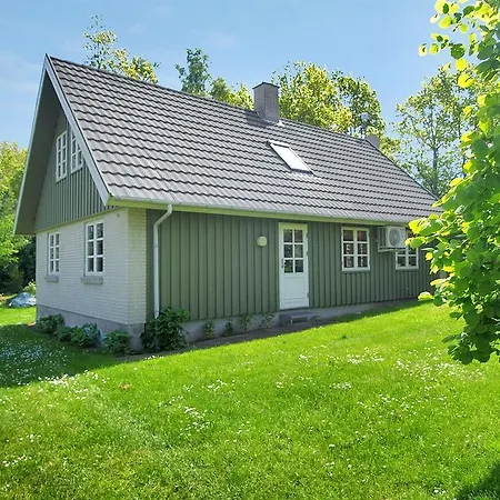 Semesterbostad Three-bedroom Holiday Fosforritvej 04 Arnager