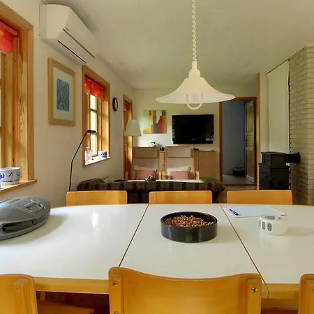 Semesterbostad Three-bedroom Holiday Fosforritvej 04 *