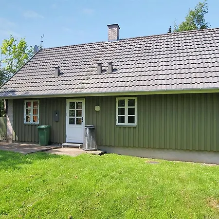 Semesterbostad Three-bedroom Holiday Fosforritvej 04 Arnager